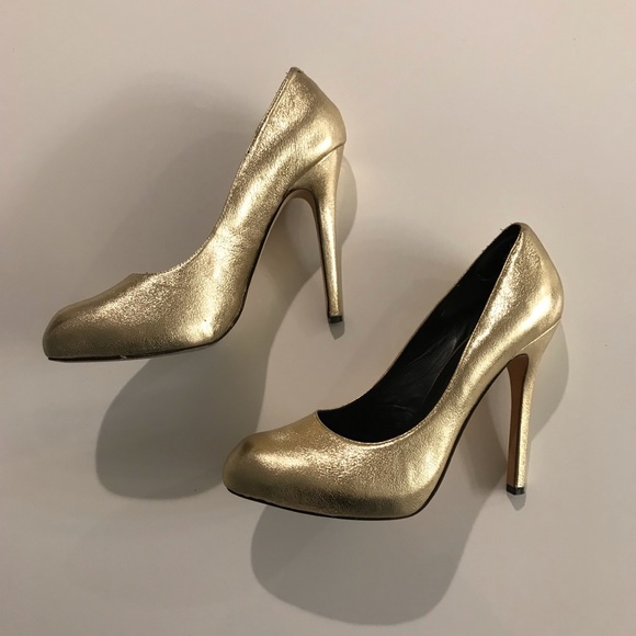 Dolce Vita gold round toe pumps - Picture 3 of 3